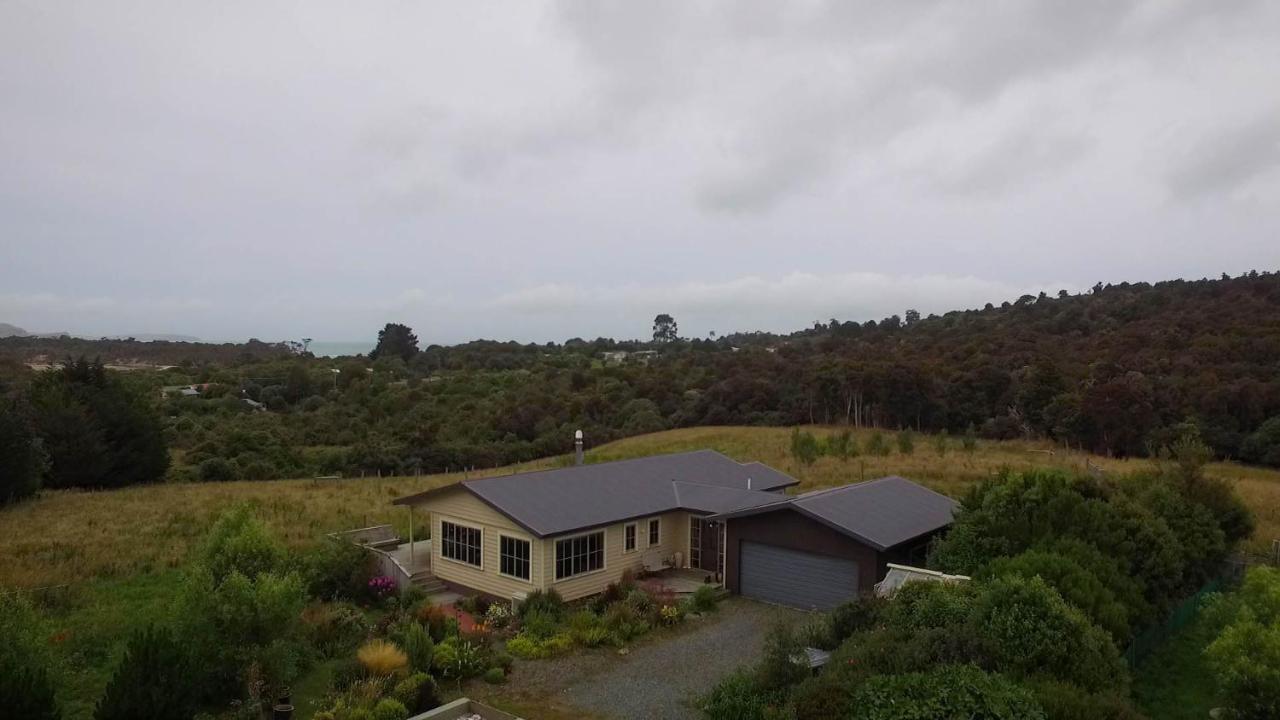Tram Track Retreat Apartment Papatowai Exterior foto